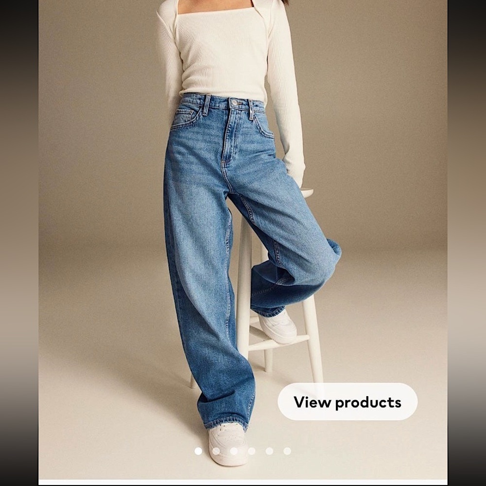 NEW H&M high rise baggy jean!